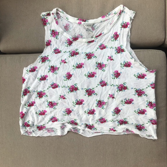 Forever 21 Tops - floral crop top Forever 21 Tops - floral crop top